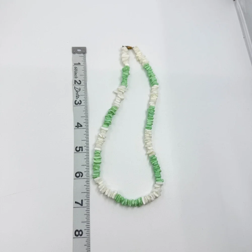 Vintage Y2K Chip Bead Necklace White & Green Retro Beach Jewelry
